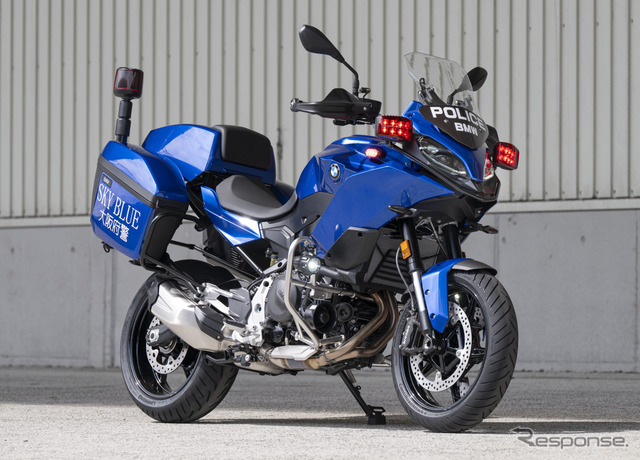 大阪府警察「スカイブルー隊」専用のパトロール・バイクに起用されるBMW『F 900 XR』