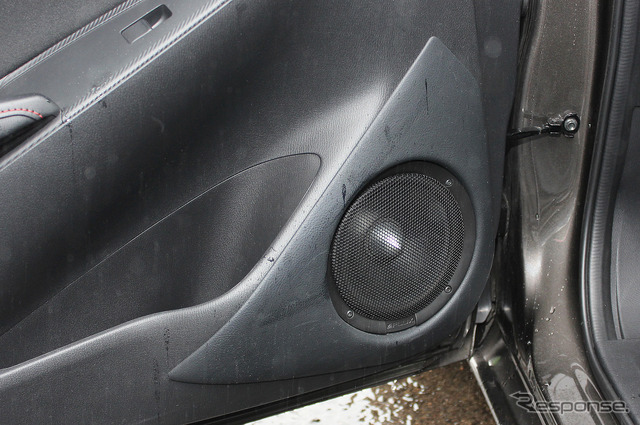 「カーオーディオ・プロショップ」にて製作されたオーディオカーの一例（製作ショップ：カーズファクトリーシュティール＜山形県＞）。