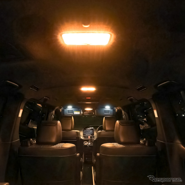 『ノア/ヴォクシー』80系専用LEDルームランプ