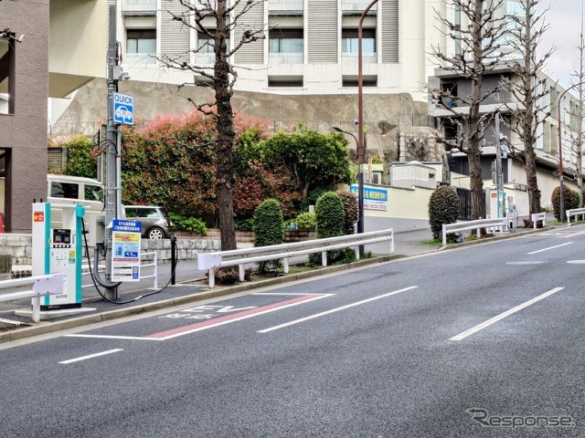 公道充電ステーション全景