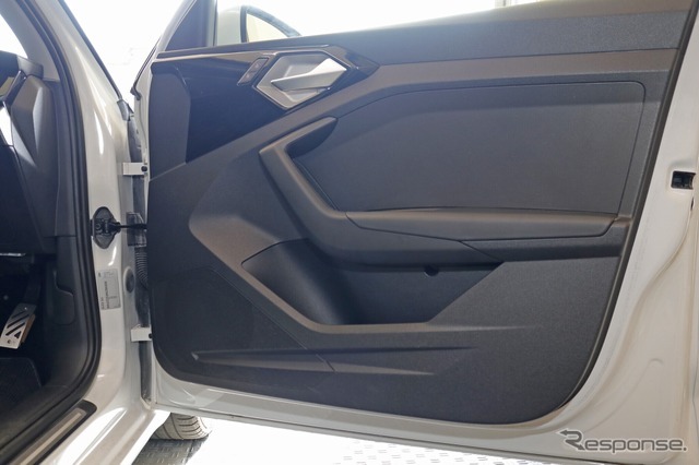 純正を崩さず高音質化、デモカーに見るプロショップの取り付け技術［car audio newcomer］by BREEZE　前編