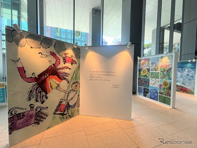 東京スクエアガーデン1階入口の展示（昨年の様子）