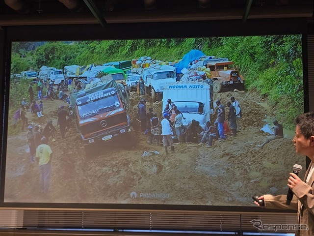 ホンダから生まれた砂漠の砂を道路の骨材にする「PathAhead」の記者発表会より