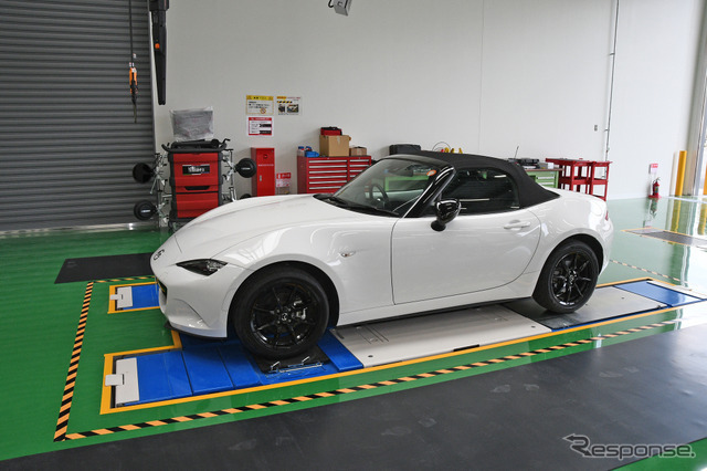 アライメント計測もできるリフトはEVなどの重量車にも対応するタイプ