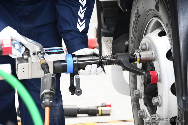 8kgとかなり重い大型車用のエアツール