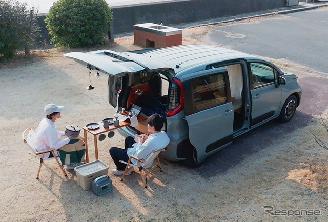 YURTの『シエンタ』用車中泊キット「VANLIFE ROOMKIT」