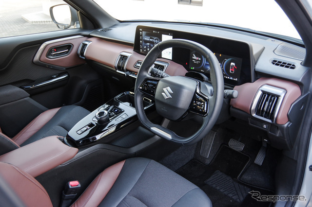 スズキ eビターラ（Z 4WD）