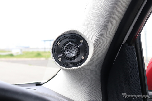 「市販メインユニット」を核にシステムが組まれたオーディオカーの一例（製作ショップ:パラダ＜福井県＞）。