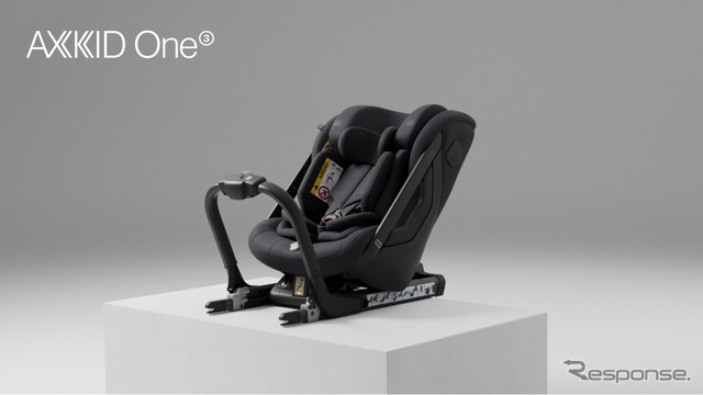 新生児～7歳までの後ろ向き乗車を可能にしたAXKID One＋３