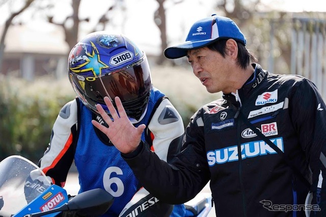 北川圭一氏（右）