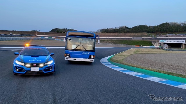 発見！ レーシングコースツアー