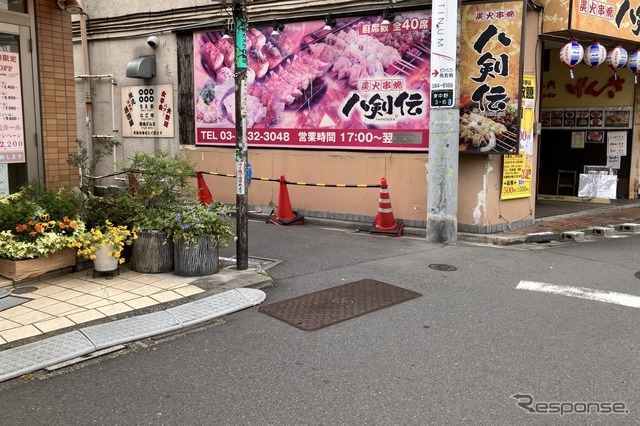 画面左手前～右奥が中野区道、特別区道24-940・東中野ギンザ通り