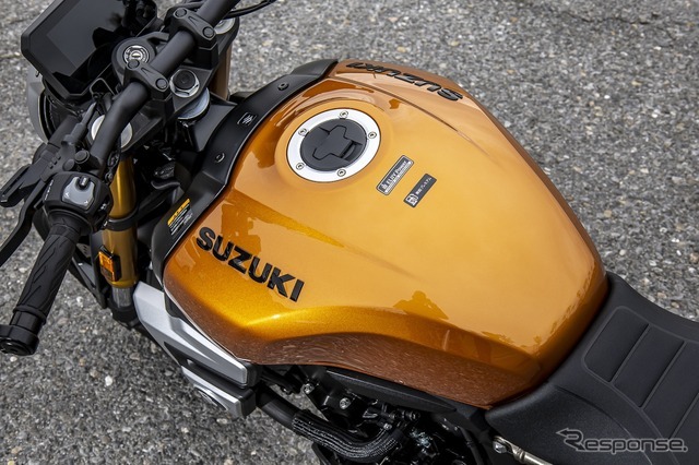 スズキ GSX-8T