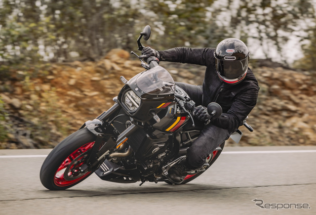 スズキ GSX-8TT