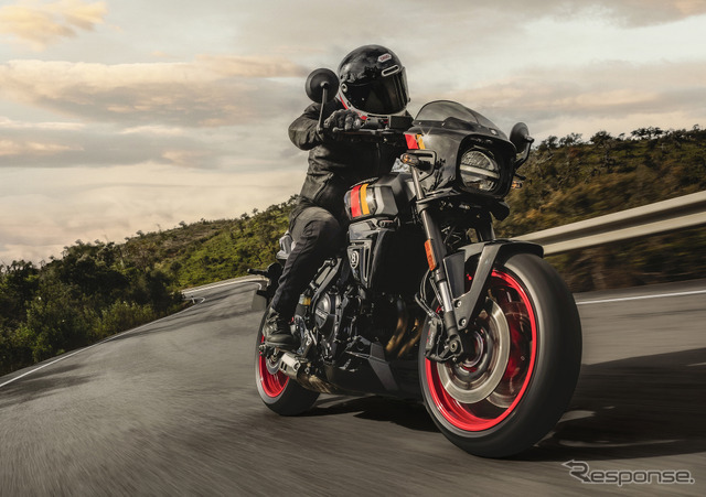 スズキ GSX-8TT