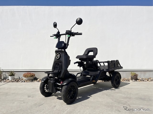 4輪電動バイク『BLAZE e-CARGO』