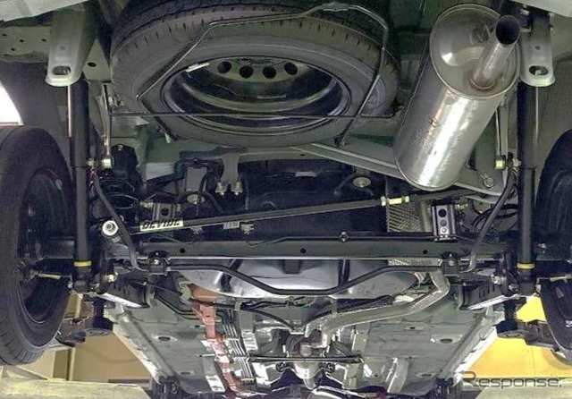 タナベ デバイド・ラテラルロッド　トヨタ・プロボックス装着例