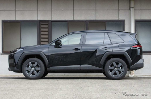 タナベ デバイドUP40　RAV4装着例（推奨時車高　フロント：25mmアップ / リア：30mmアップ）