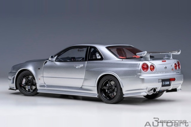 AUTOart製「ニスモ R34 GT-R Z-tune シルバー」の1/18スケールモデル