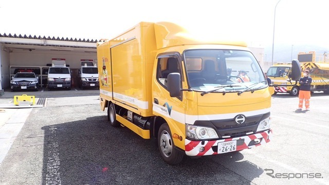 交通規制作業車