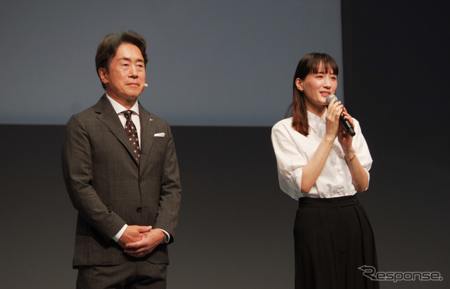 マツダ毛籠勝弘社長と綾瀬はるかさん