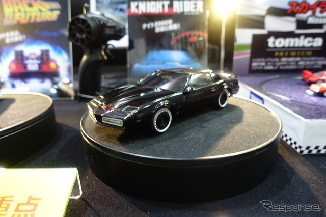 京商のミニZシリーズ。ナイトライダーのキット