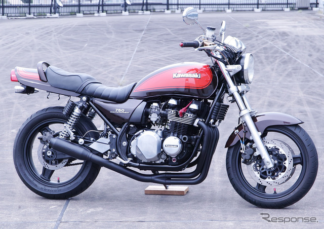 ゼファー750/RS用 モリワキモンスターブラックマフラー