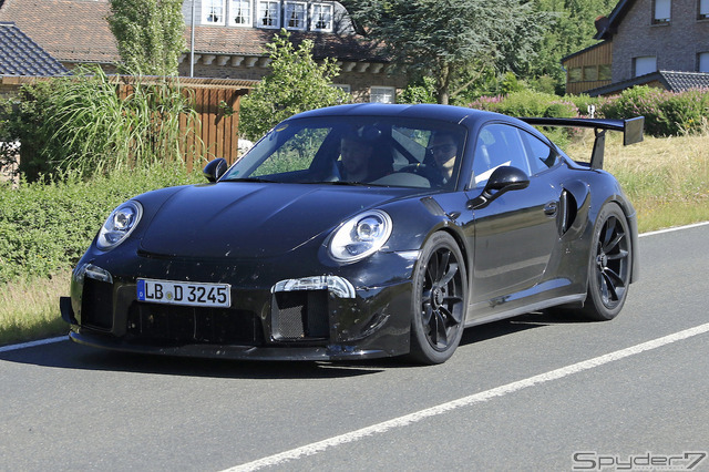 ポルシェ　911 GT2 RS