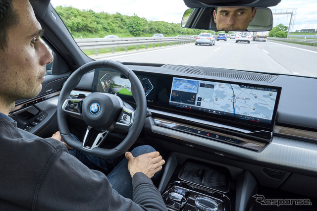先進運転支援システムの「BMW Highway Assistant」