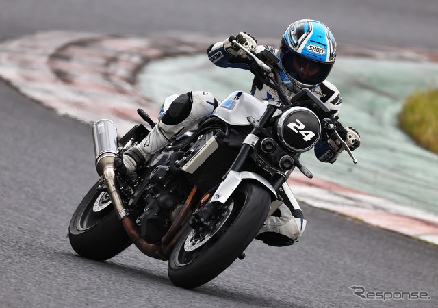 CB1000F WITH MEレーサー