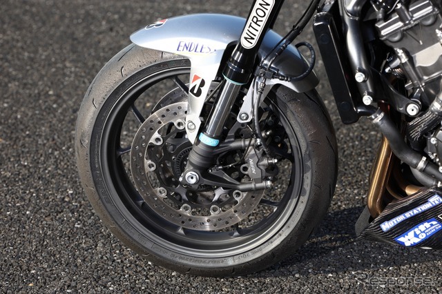 ブリヂストン R11