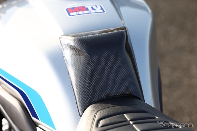 カーボンタンクパッド WITH ME RACING