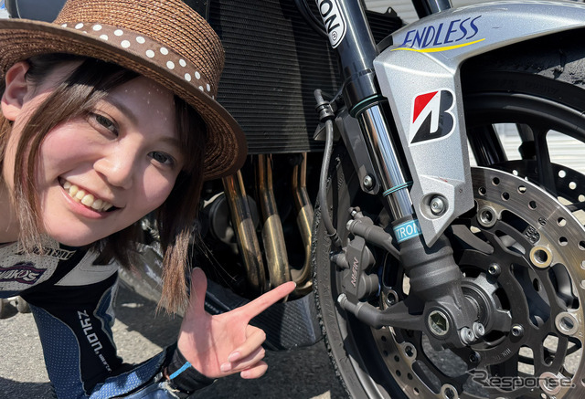 ナイトロン製サスペンションを装着