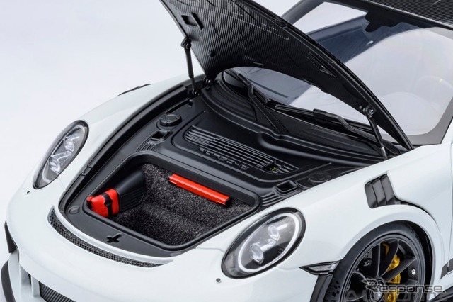 「AUTOart」の1/18スケールのダイキャストモデル、ポルシェ『911』（991.2）の「GT3 RS ヴァイザッハ・パッケージ