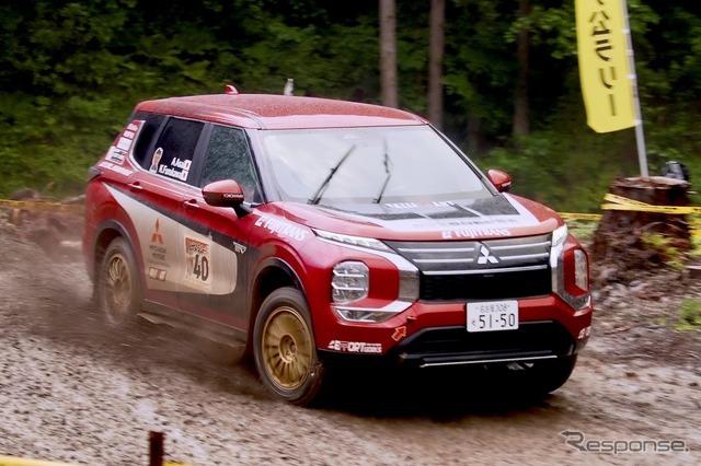 XC-2Sクラス 2位　浅井明幸選手／古川和樹選手組（秋田三菱YH アウトランダーPHEV）