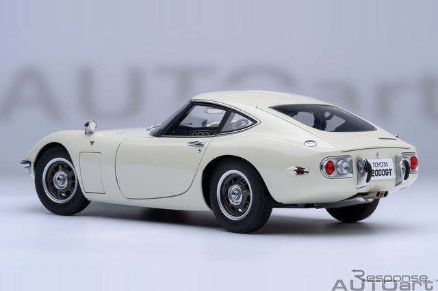 『トヨタ 2000GT』のオートアート製18分の1スケールモデルカー