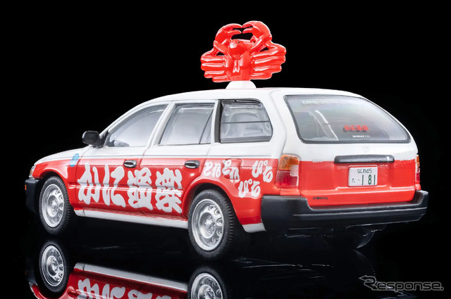 「トミカリミテッド ヴィンテージ」シリーズの新製品「トヨタ カローラ バン DX（かに道楽）」