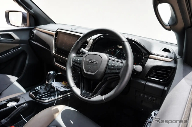 タイから並行輸入されるいすゞ『D-MAX』