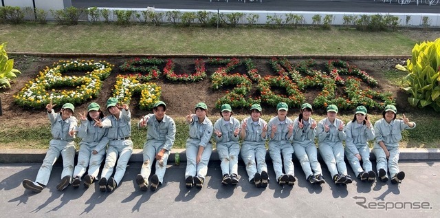 三重県立四日市農芸高等学校 施設園芸コースの3年生12名