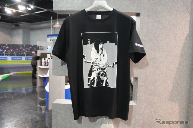 特別展の期間中販売される加藤ノブキ氏のイラスト入りTシャツ