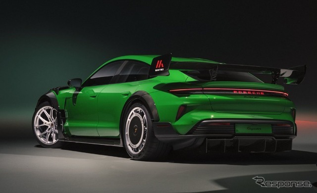 ポルシェ「タイカン・ターボGT（バイザッハ・パッケージ）」の「マンタイ・キット」装着車