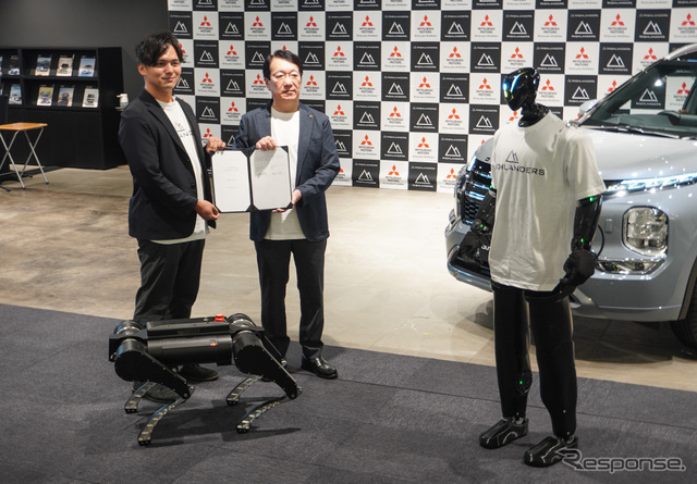 ヒューマノイドロボット量産に向け協業を発表したハイランダーズ増岡宏哉CEO（左）と三菱自動車加藤隆雄会長（右）