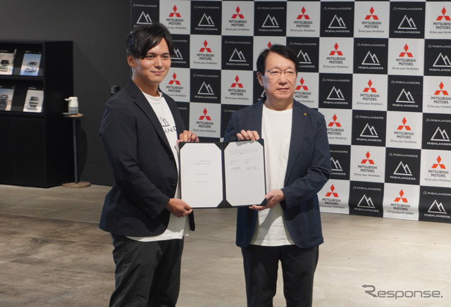 ヒューマノイドロボット量産に向け協業を発表したハイランダーズ増岡宏哉CEO（左）と三菱自動車加藤隆雄会長（右）