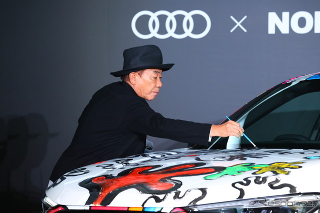 アウディ『Q5』新型のアートカーと木梨憲武氏