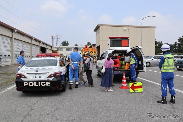 高速道路ではたらく車の乗車体験