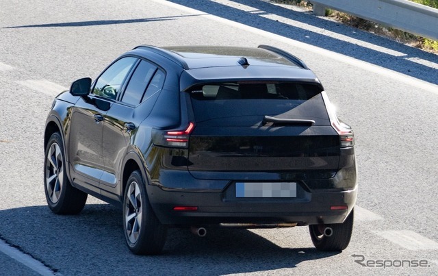 ボルボ XC40 改良新型の開発車両