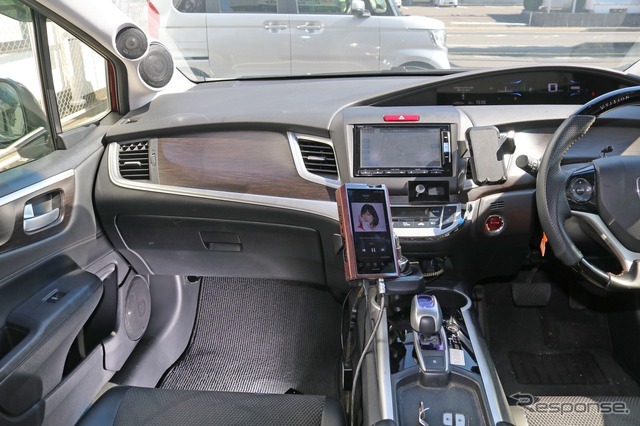 フロントスピーカーにはさまざまな視聴の中から好みの音として選びだしたモレルの3ウェイをチョイス。取り付けにもこだわった。