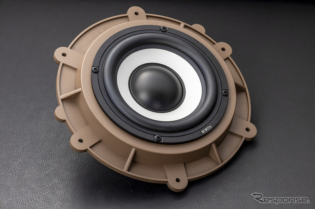 ビーウィズの純正交換型スピーカーキット「BEWITH Platinum Voice（ビーウィズ プラチナボイス）」シリーズのポルシェ対応モデル