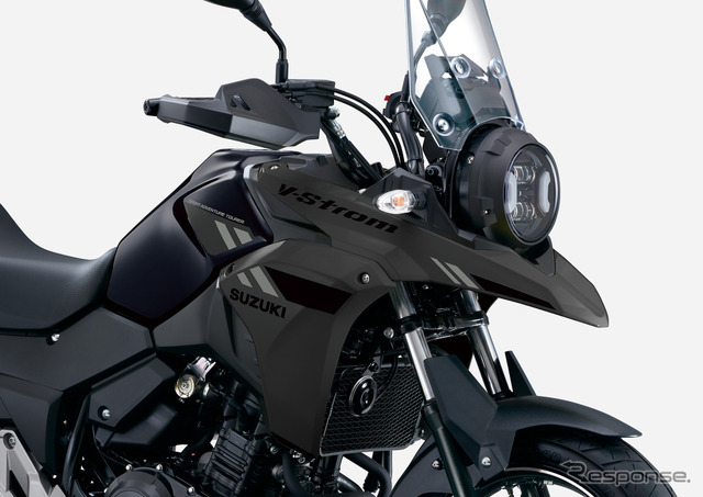 スズキ Vストローム250（マットフラッシュブラックメタリック/パールネブラーブラック）