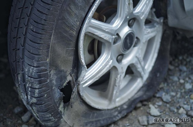 真夏の高速道路走行、タイヤ「バースト」要注意！…愛車のタイヤ点検いつしましたか？　タイヤトラブルが増加